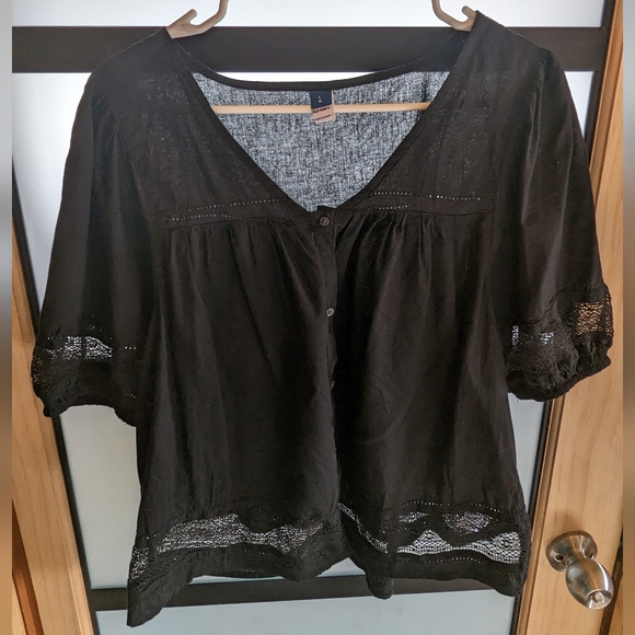 2/$25 BOHO Blouse with Lace trim - Picture 1 of 4